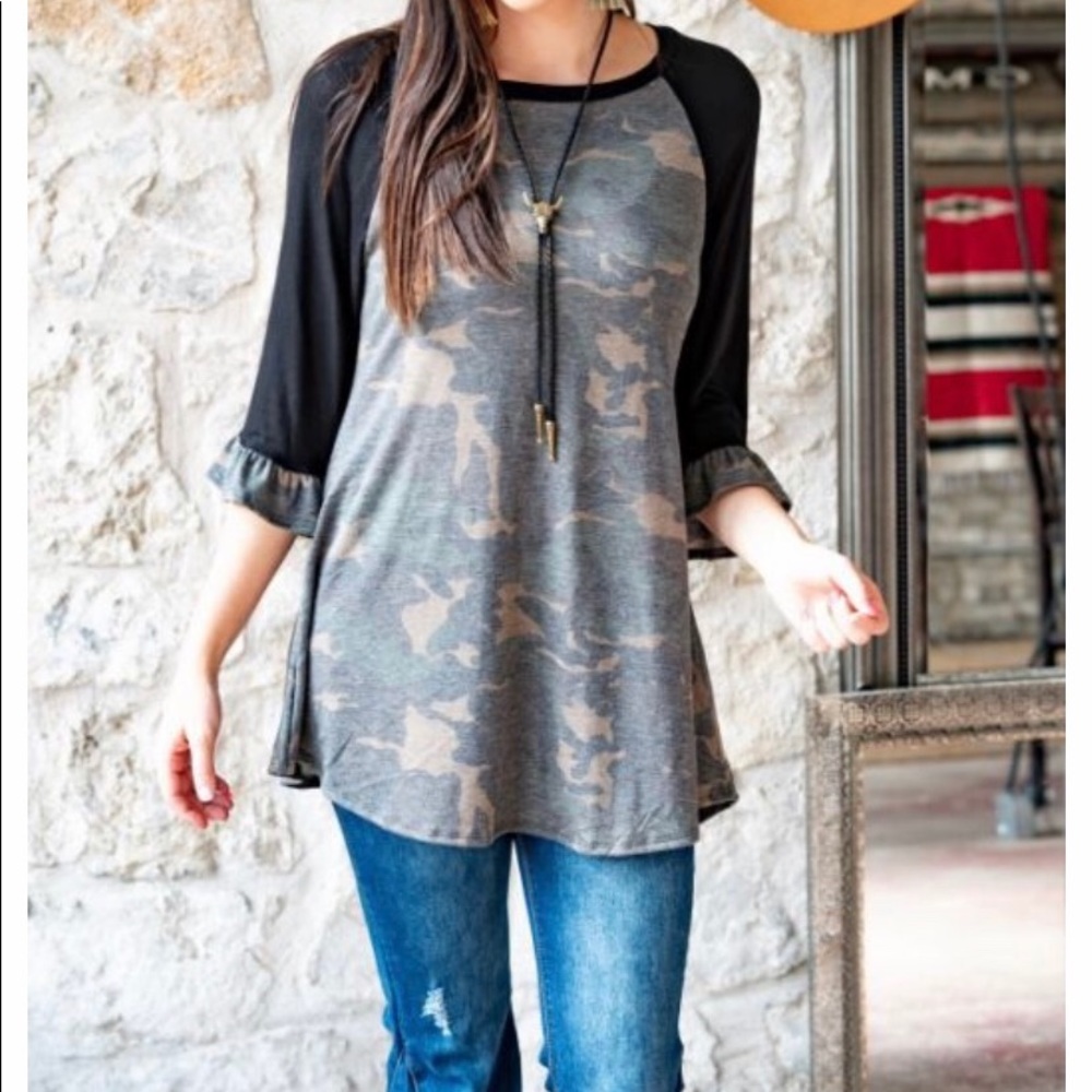 Camo 3/4 ruffle trim sleeves baseball tee